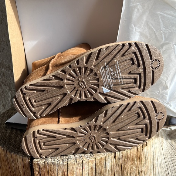 UGG Chestnut CLASSIC FEMME SHORT - Picture 11 of 11